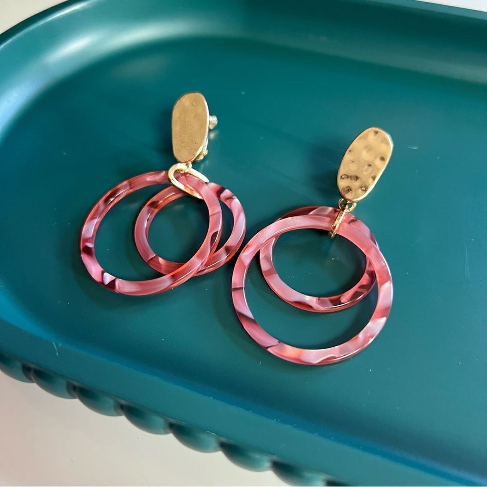 Vince Camuto Pink Tortoise Shell Acrylic Hammered Metal Double Hoop Earrings